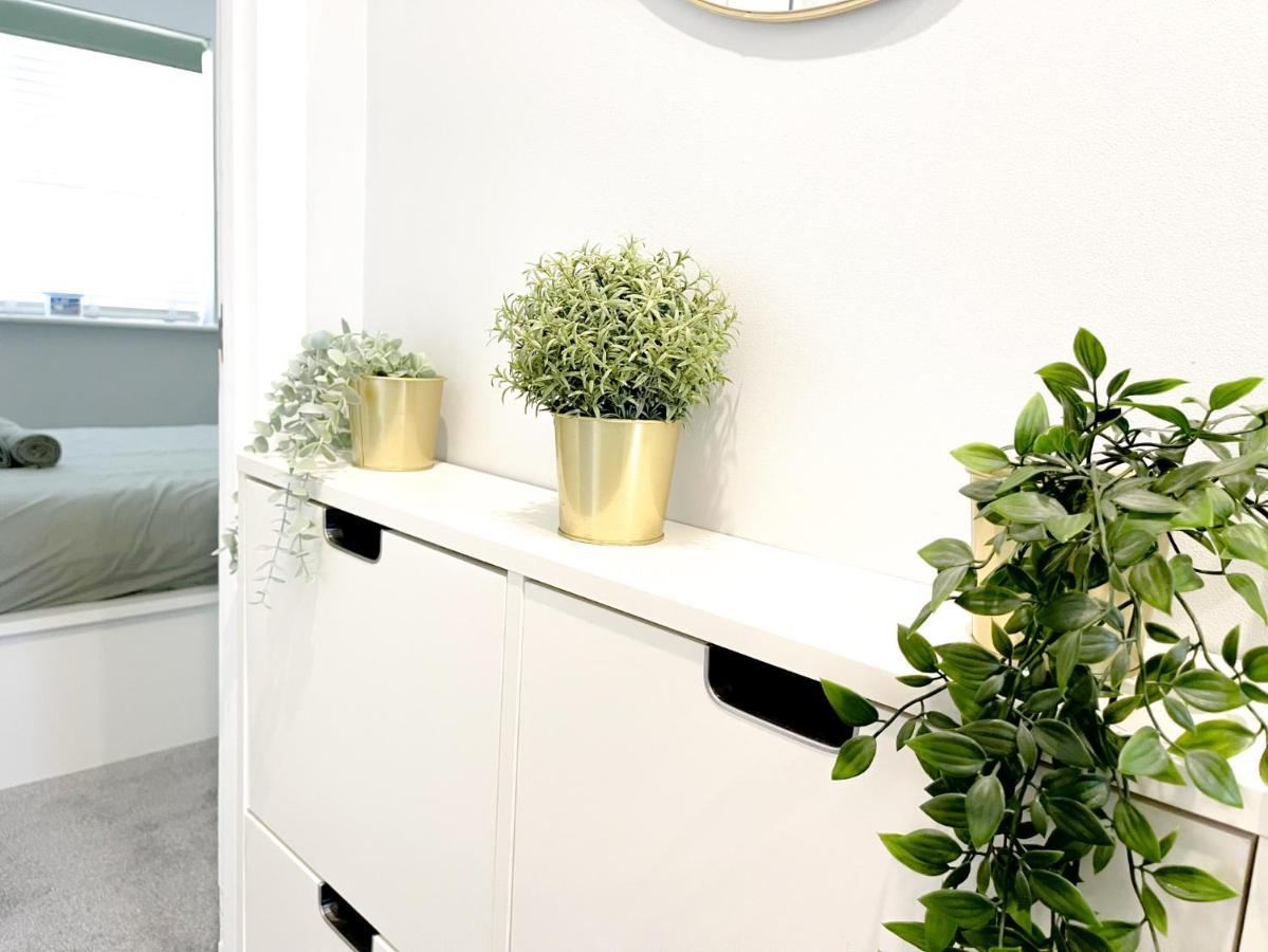 Escape To Tranquil 1 Bed, Poole Villa Canford Magna Eksteriør bilde
